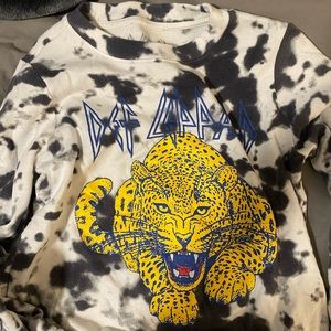 target graphic crew neck